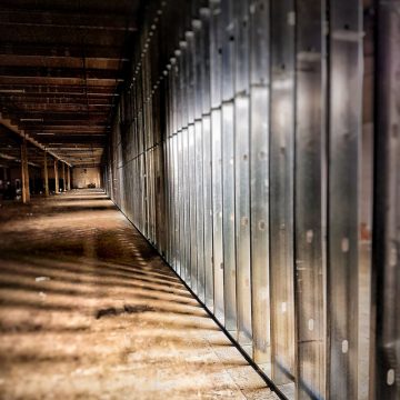 Fém és beton szegezés